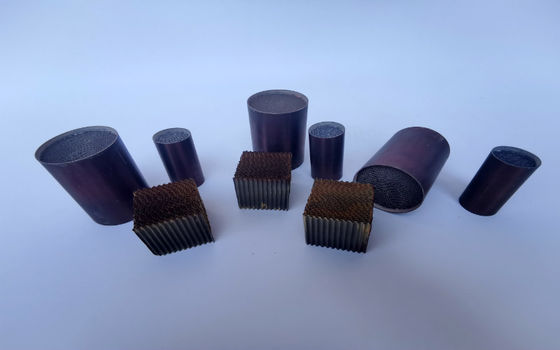 کاتالیست سرامیکی لانه زنبوری Platinum Palladium Rhodium Porous Substrate Catalyst 400Cpsi