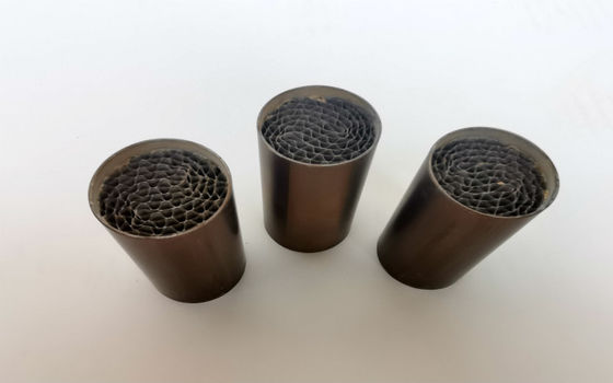 کاتالیزور 100 سلولی کاتالیزوری 3 اینچی 2.5 اینچی جهانی برای انتشار گازهای گلخانه ای