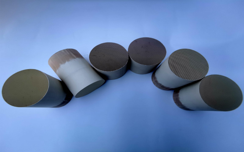 کاتالیست سرامیکی لانه زنبوری Platinum Palladium Rhodium Porous Substrate Catalyst 400Cpsi