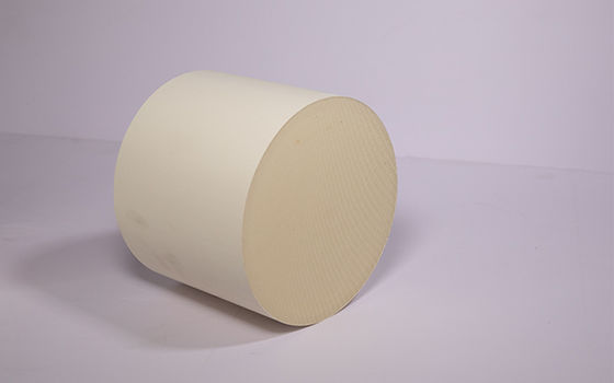 کاهش کاتالیزوری انتخابی سفارشی شده با قطر منافذ کوچک کاتالیست SCR حجم بالا